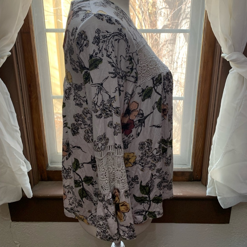 Flowy top - Picture 2 of 4